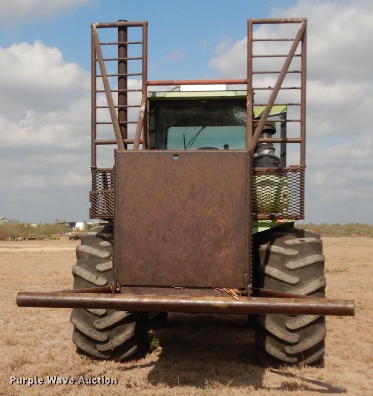image for item DJ8160 1981 Steiger Cougar III ST280  4WD tractor
