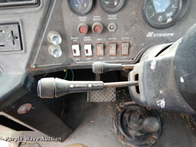 image for item DJ8160 1981 Steiger Cougar III ST280  4WD tractor