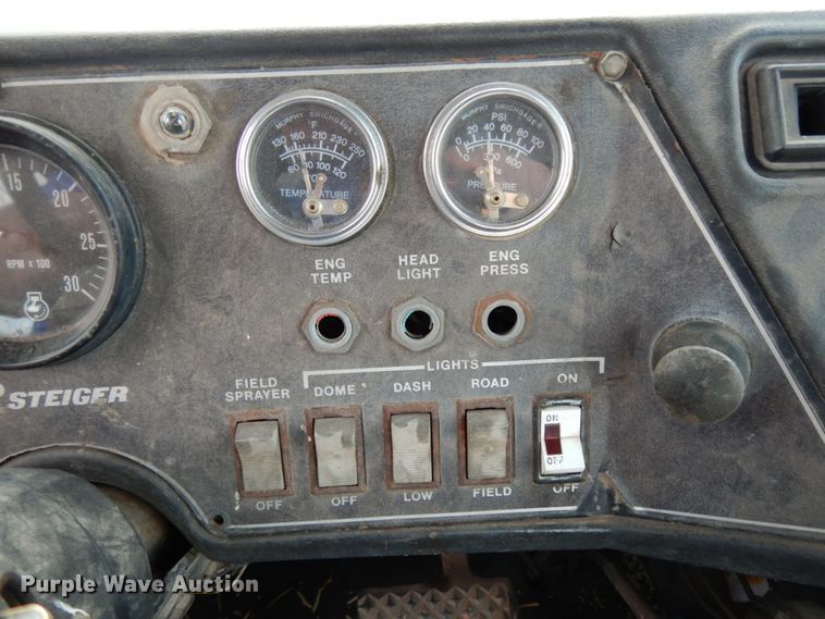 image for item DJ8160 1981 Steiger Cougar III ST280  4WD tractor