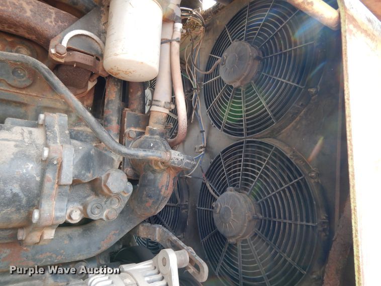 image for item DJ8160 1981 Steiger Cougar III ST280  4WD tractor