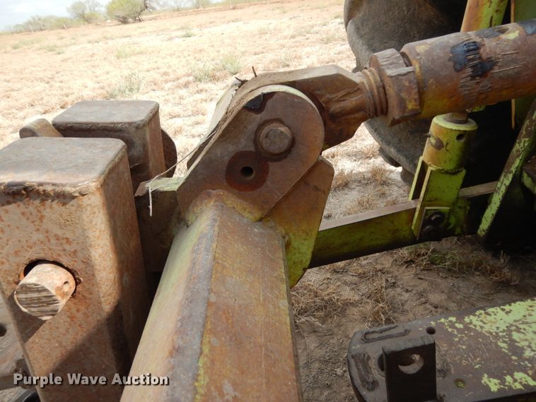 image for item DJ8160 1981 Steiger Cougar III ST280  4WD tractor