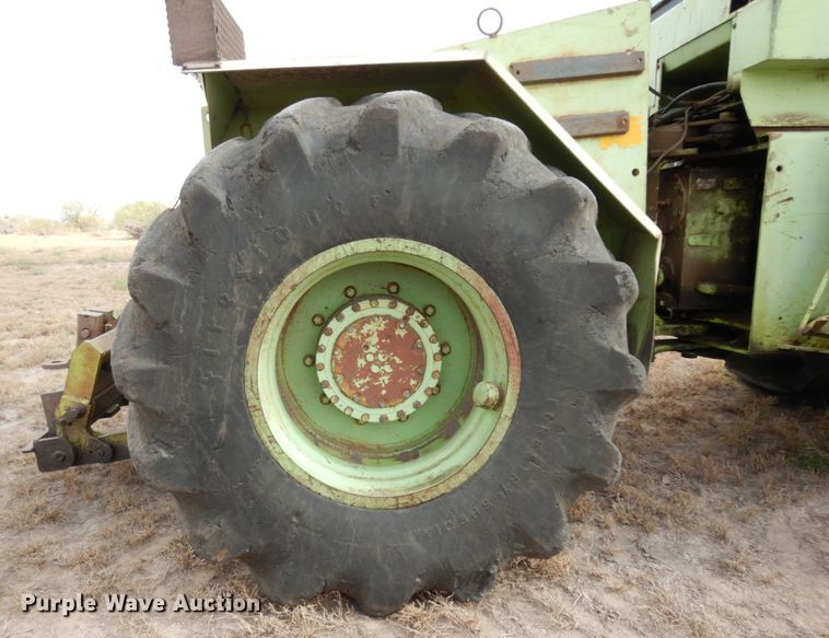 image for item DJ8160 1981 Steiger Cougar III ST280  4WD tractor
