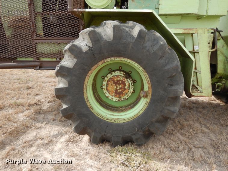 image for item DJ8160 1981 Steiger Cougar III ST280  4WD tractor