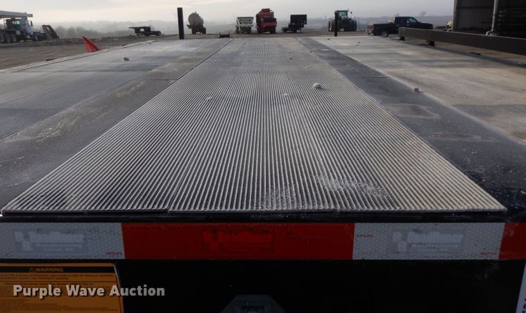 image for item DL2615 2013 Road Runner 5000 sprayer trailer