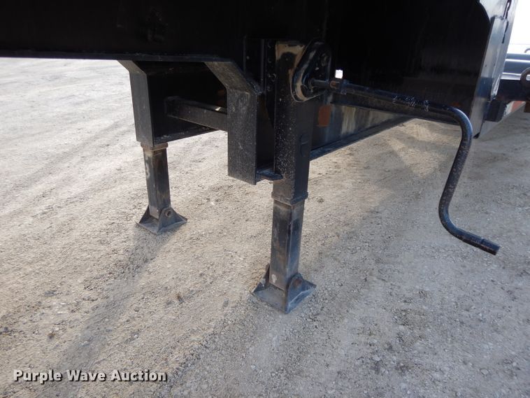 image for item DL2615 2013 Road Runner 5000 sprayer trailer