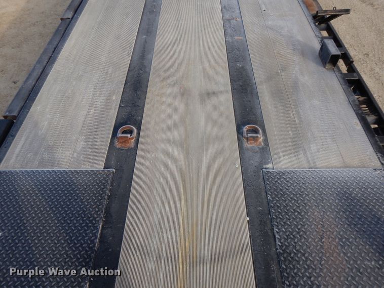 image for item DL2615 2013 Road Runner 5000 sprayer trailer