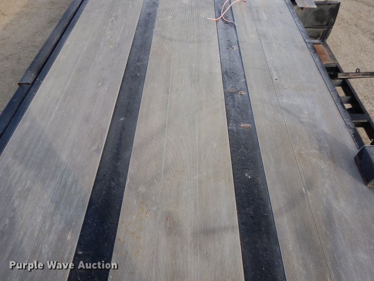 image for item DL2615 2013 Road Runner 5000 sprayer trailer