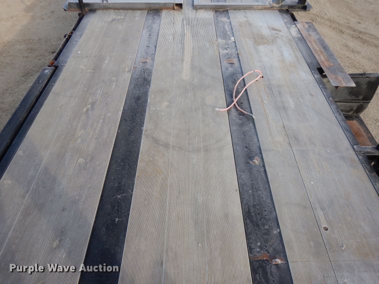 image for item DL2615 2013 Road Runner 5000 sprayer trailer