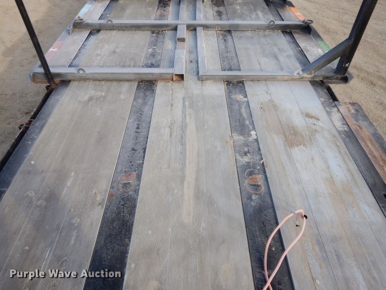 image for item DL2615 2013 Road Runner 5000 sprayer trailer