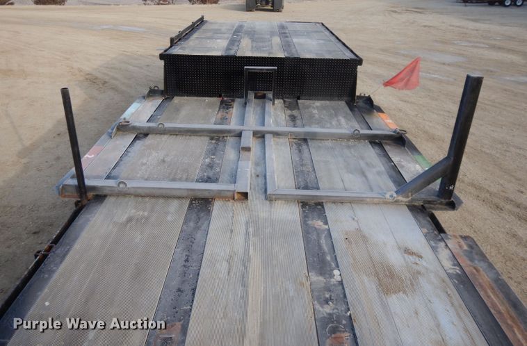 image for item DL2615 2013 Road Runner 5000 sprayer trailer