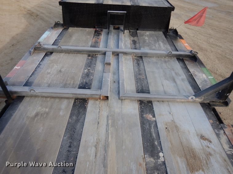 image for item DL2615 2013 Road Runner 5000 sprayer trailer