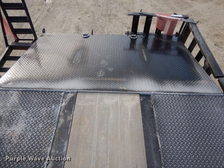 image for item DL2615 2013 Road Runner 5000 sprayer trailer