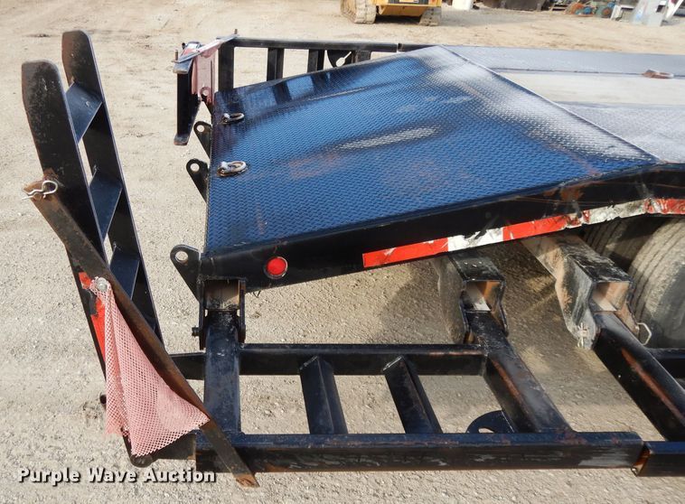 image for item DL2615 2013 Road Runner 5000 sprayer trailer