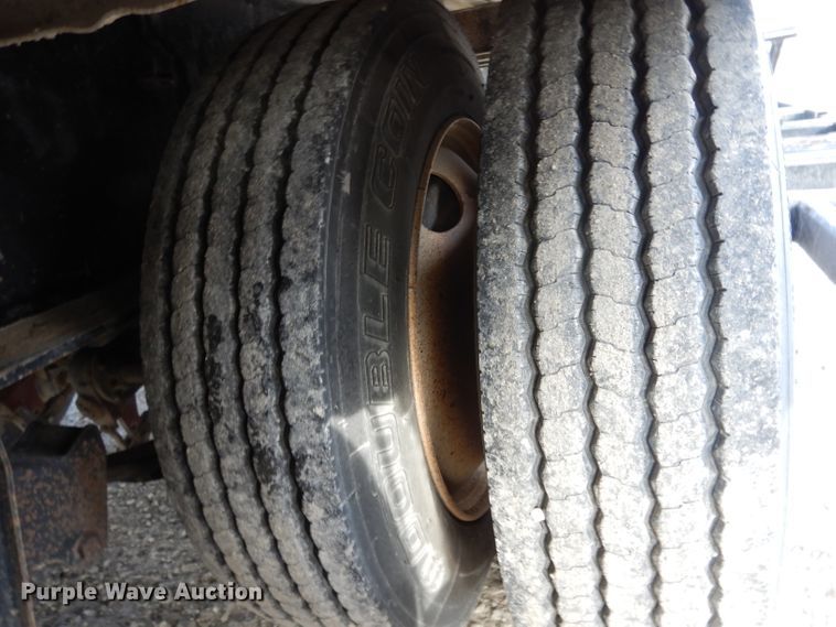 image for item DL2615 2013 Road Runner 5000 sprayer trailer