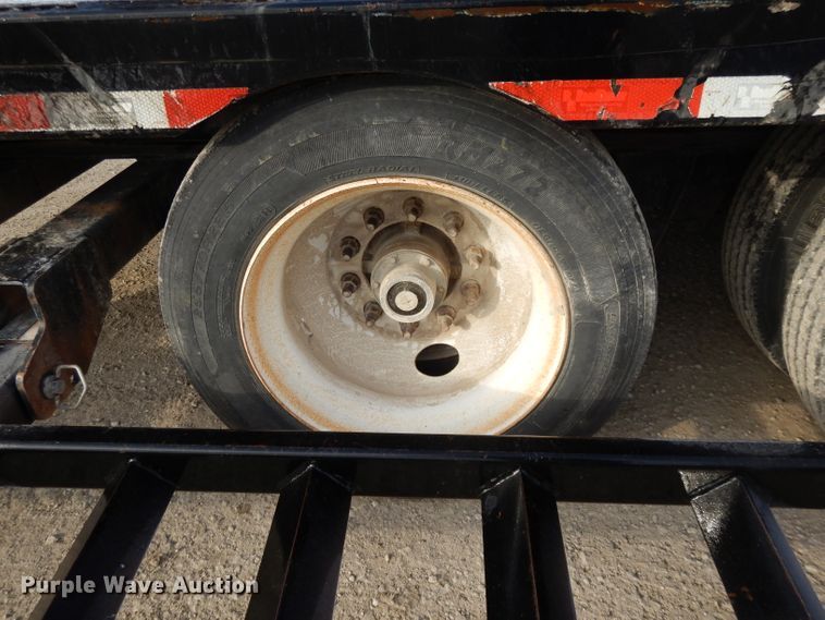 image for item DL2615 2013 Road Runner 5000 sprayer trailer