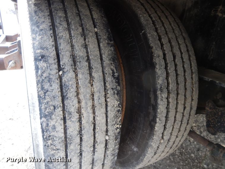 image for item DL2615 2013 Road Runner 5000 sprayer trailer