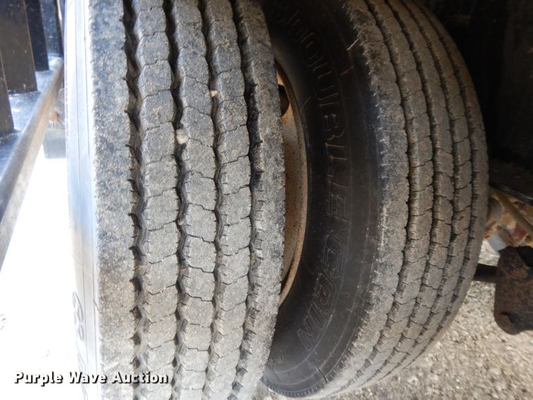 image for item DL2615 2013 Road Runner 5000 sprayer trailer