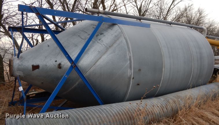 image for item DL2618 Grain bin