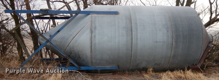 image for item DL2619 Grain bin