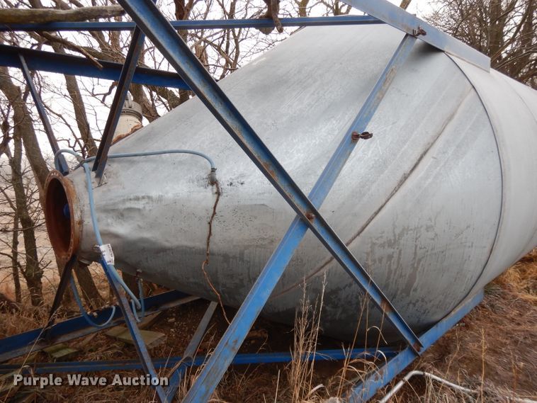image for item DL2619 Grain bin