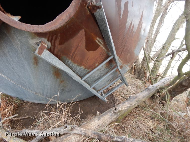image for item DL2619 Grain bin