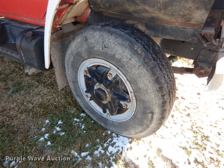 image for item GK9681 1981 International 1853  grain truck