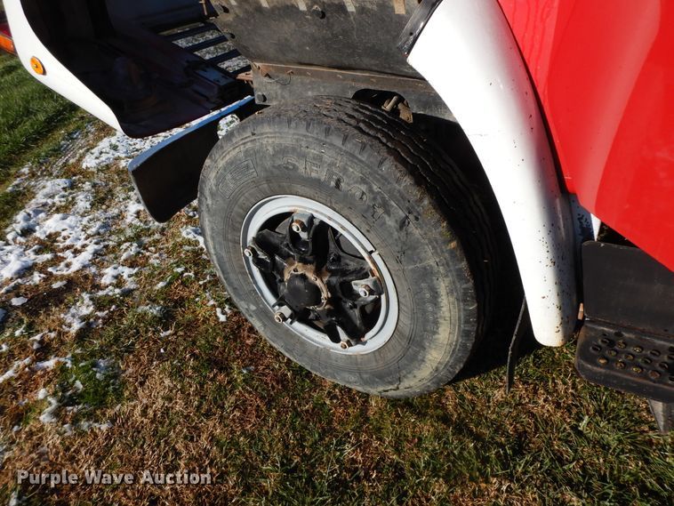 image for item GK9681 1981 International 1853  grain truck