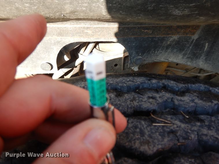 image for item GK9681 1981 International 1853  grain truck