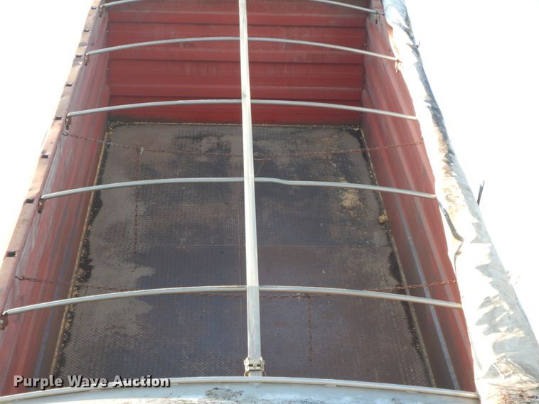 image for item GK9681 1981 International 1853  grain truck