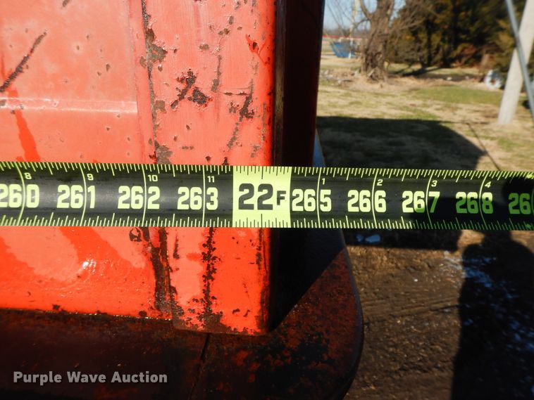 image for item GK9681 1981 International 1853  grain truck