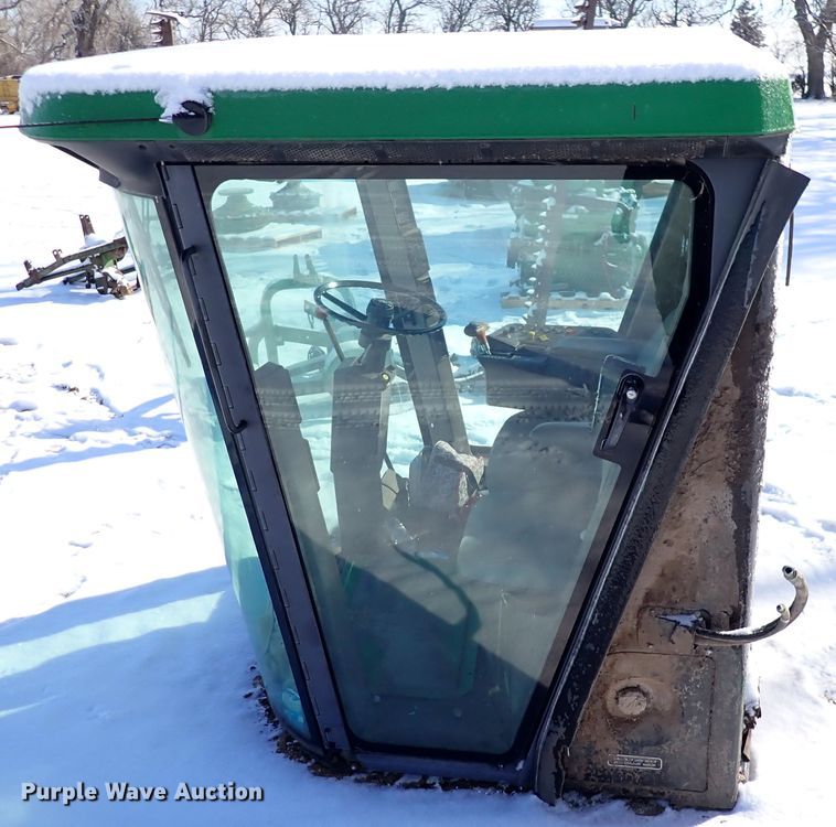 image for item HC9866 John Deere 9500 cab