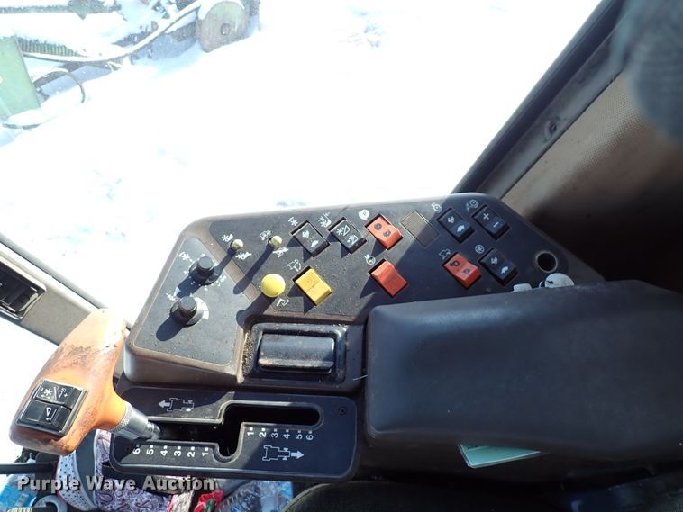 image for item HC9866 John Deere 9500 cab