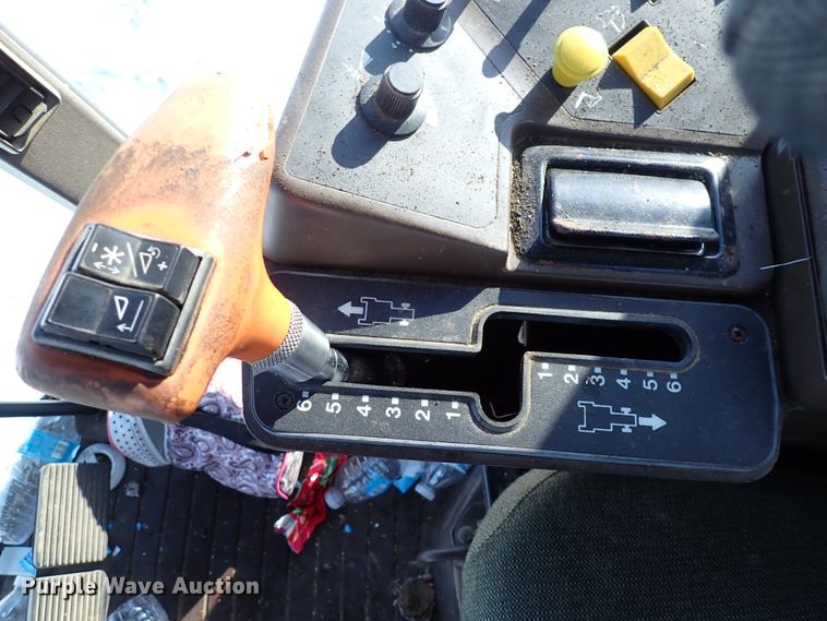 image for item HC9866 John Deere 9500 cab