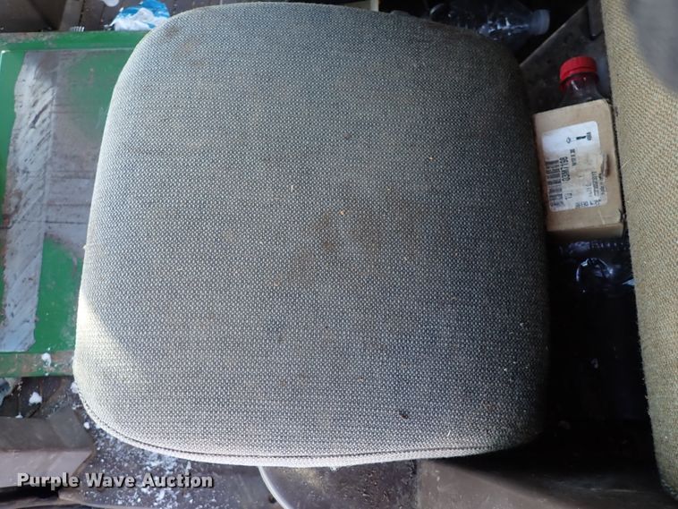 image for item HC9866 John Deere 9500 cab