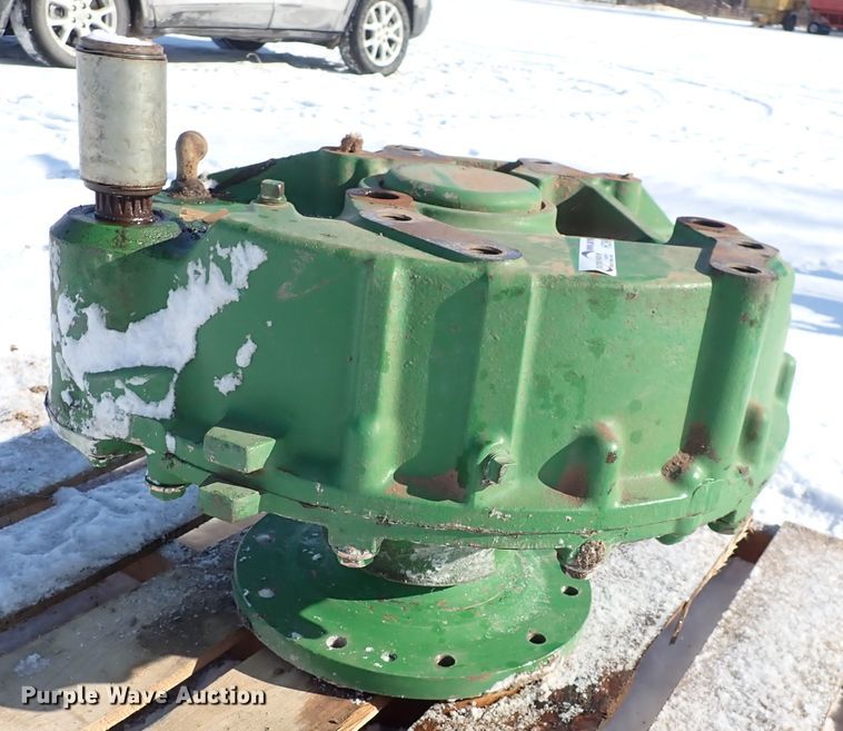 image for item HC9867 John Deere 9660 final drive assembly