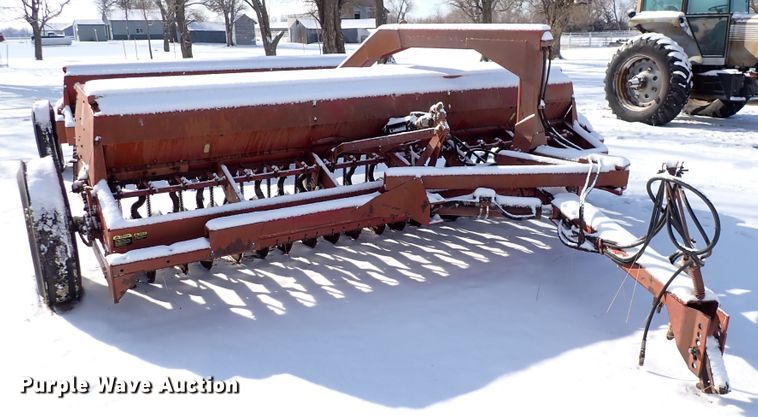 image for item HC9875 (2) International 5100 grain drills