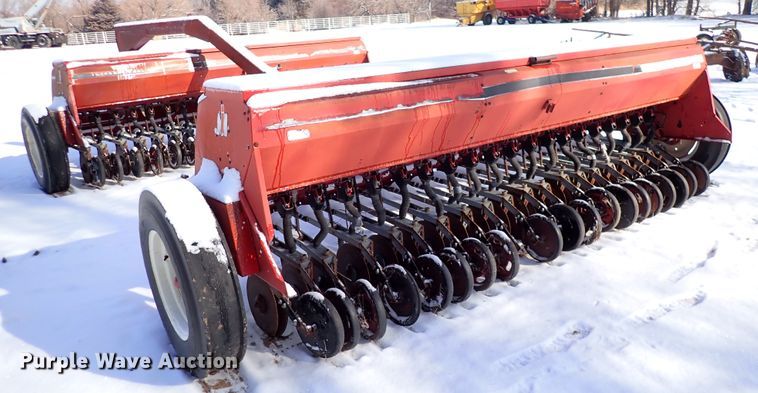 image for item HC9875 (2) International 5100 grain drills