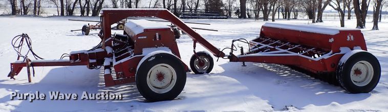 image for item HC9875 (2) International 5100 grain drills