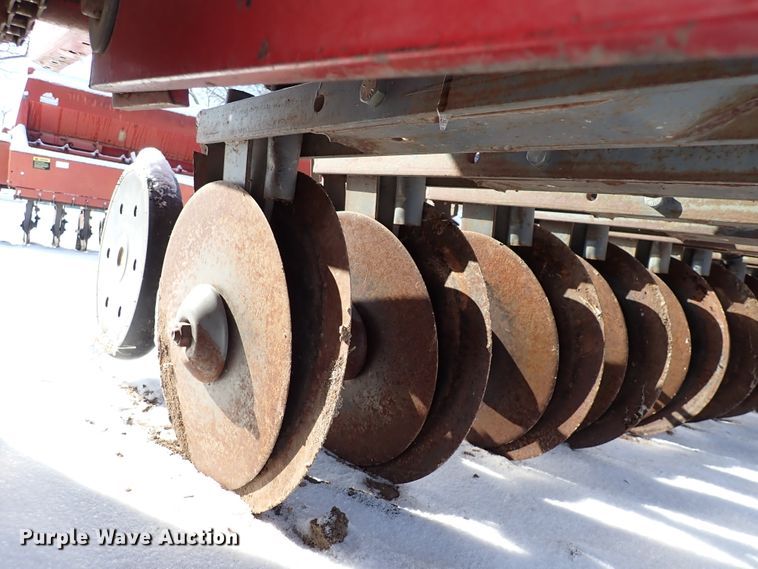 image for item HC9875 (2) International 5100 grain drills