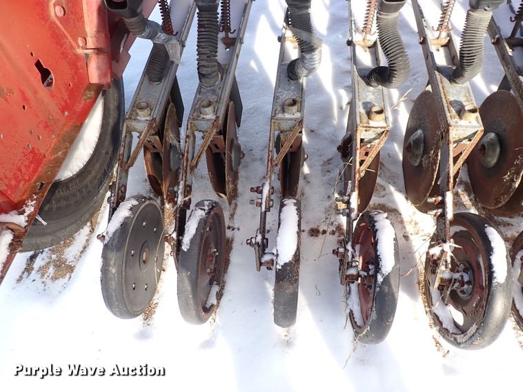 image for item HC9875 (2) International 5100 grain drills