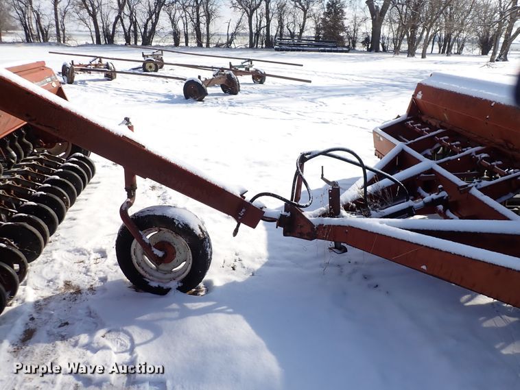 image for item HC9875 (2) International 5100 grain drills