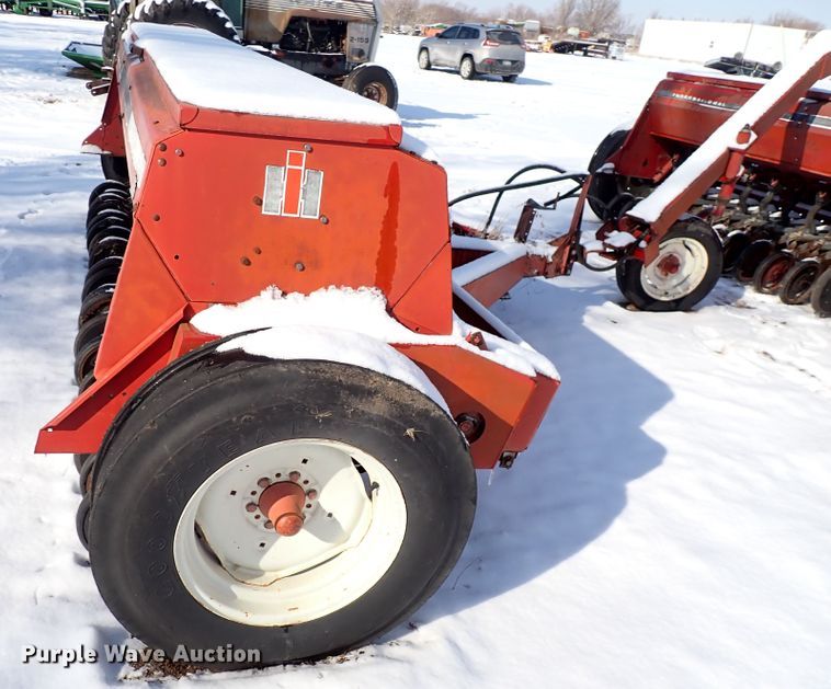 image for item HC9875 (2) International 5100 grain drills