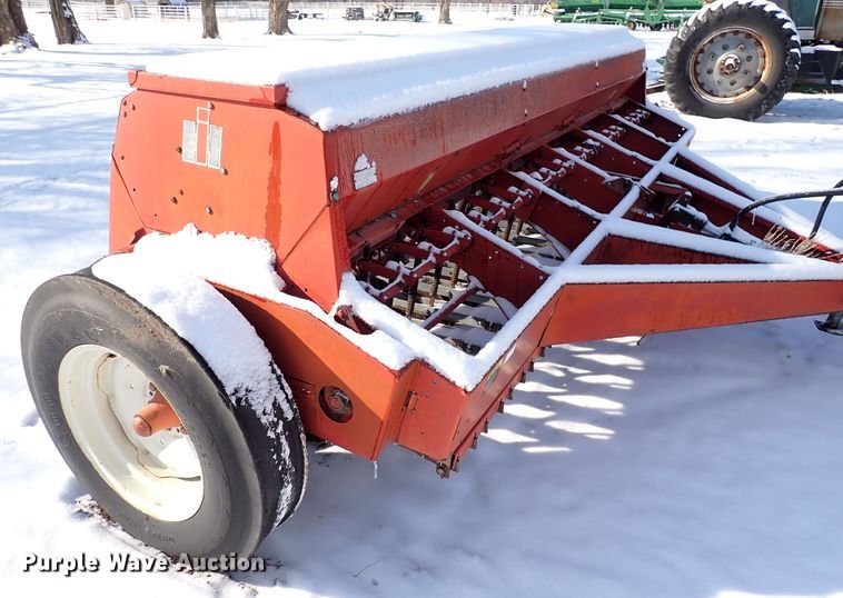image for item HC9875 (2) International 5100 grain drills