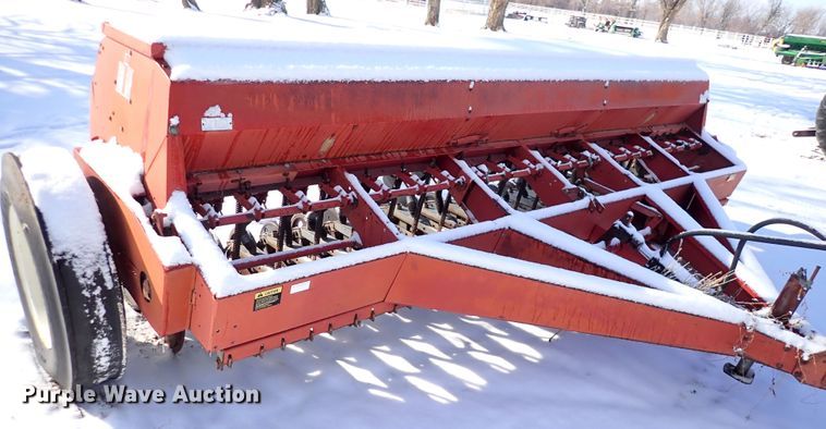 image for item HC9875 (2) International 5100 grain drills