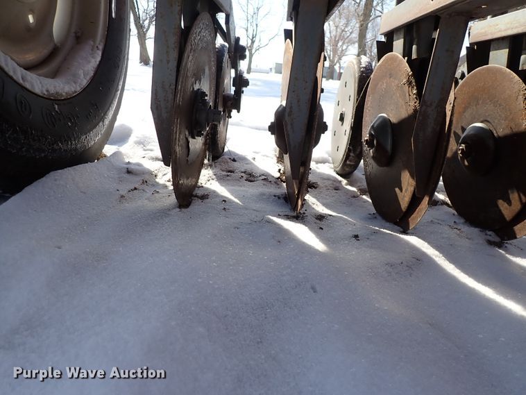 image for item HC9875 (2) International 5100 grain drills