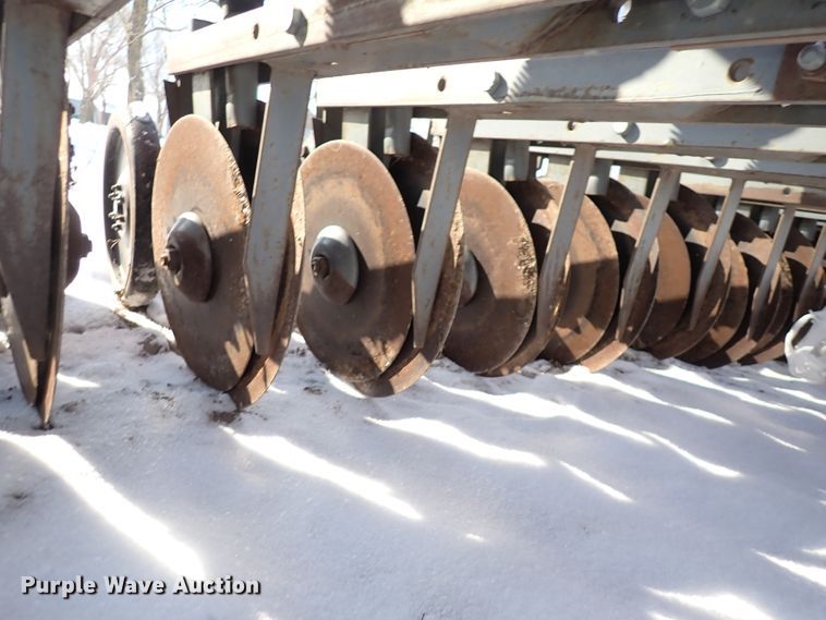 image for item HC9875 (2) International 5100 grain drills