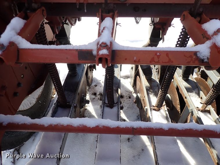 image for item HC9875 (2) International 5100 grain drills