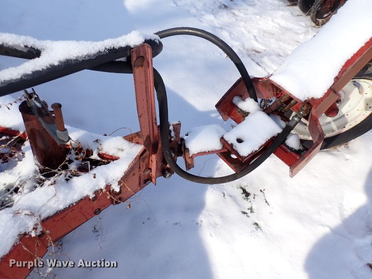 image for item HC9875 (2) International 5100 grain drills