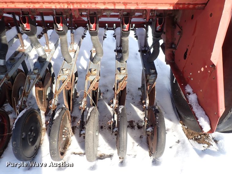 image for item HC9875 (2) International 5100 grain drills