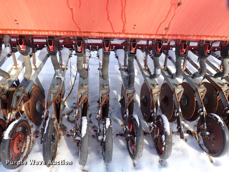 image for item HC9875 (2) International 5100 grain drills